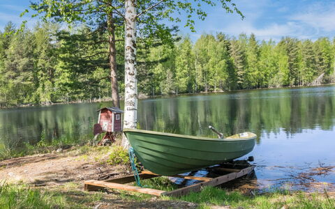 Huvikumpu: Möbel, Interior Design, Flooring, Fussboden, Tabelle, Decke, Küche & Esszimmer Tisch, Beleuchtung, Stuhl, Zuhause