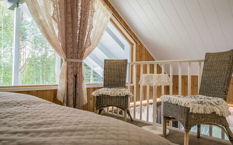 Kaislaranta: Möbel, Interior Design, Flooring, Fussboden, Tabelle, Decke, Küche & Esszimmer Tisch, Beleuchtung, Stuhl, Zuhause