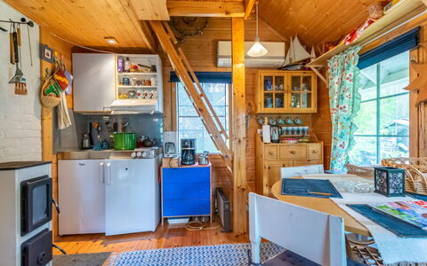 Kivilahti: Möbel, Interior Design, Flooring, Fussboden, Tabelle, Decke, Küche & Esszimmer Tisch, Beleuchtung, Stuhl, Zuhause