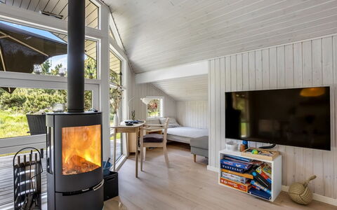 Ubbe - 800M from the Sea: Flooring, Interior Design, Holz, Fussboden, Möbel, Wohnzimmer, Zimmer, Holzboden, Beleuchtung, Feuerstelle