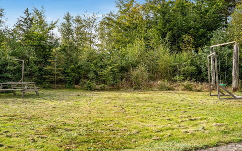 Niyazi - 770M from the Sea: Gras, Grundstueck, Einfach, Garten, Rasen, Wiese, Weide, Schatten, Park