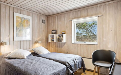 Eljene - 700M from the Sea: Bett, Schlafzimmer, Interior Design, Holz, Bettdecke, Flooring, Decke, Möbel, Fussboden, Bedding