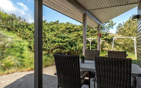 Selenia - 1Km from the Sea: Haus, Zuhause, Tür, Dach, Hütte, Estate, Garten, Schatten, Abstellgleis, Garten