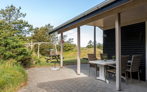 Selenia - 1Km from the Sea: Haus, Zuhause, Tür, Dach, Hütte, Estate, Garten, Schatten, Abstellgleis, Garten