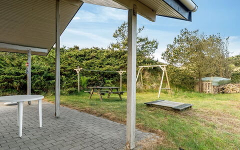 Selenia - 1Km from the Sea: Haus, Zuhause, Tür, Dach, Hütte, Estate, Garten, Schatten, Abstellgleis, Garten