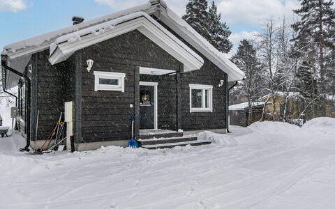 Villa Lagerlöf: Baum, Bank, Haus, Hütte, See, Teich, Wald, Blockhaus