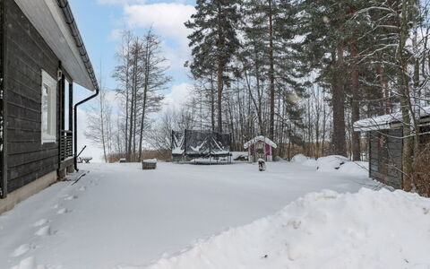 Villa Lagerlöf: Baum, Bank, Haus, Hütte, See, Teich, Wald, Blockhaus