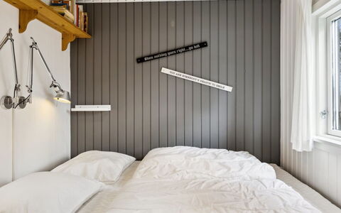 Jukka - 2Km from the Sea: Decke, Flooring, Interior Design, Fussboden, Verbundwerkstoff, Möbel, Resort, Hotel, Design, Daylighting