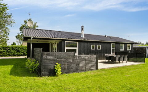 Volmer - 700M from the Sea: Decke, Flooring, Interior Design, Fussboden, Verbundwerkstoff, Möbel, Resort, Hotel, Design, Daylighting