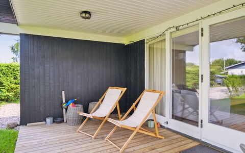 Volmer - 700M from the Sea: Decke, Flooring, Interior Design, Fussboden, Verbundwerkstoff, Möbel, Resort, Hotel, Design, Daylighting