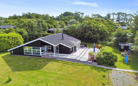 Katharine - 175M from the Sea: Holz, Zuhause, Veranda, Deck, Hartholz, Dach, Holzbeize, Holzboden, Eco Hotel