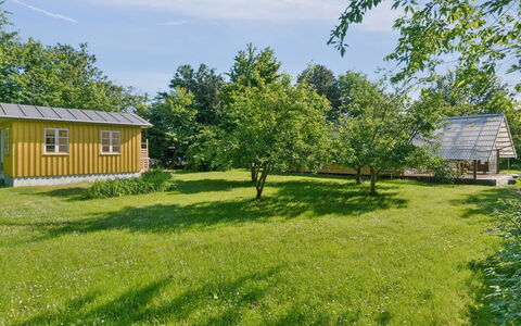 Lennart - 4Km from the Sea: Blau, Strauch, Hütte, Ground, Garten, Estate, Schatten, Landscaping, Bauernhaus, Eco Hotel