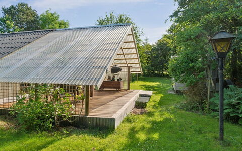 Lennart - 4Km from the Sea: Blau, Strauch, Hütte, Ground, Garten, Estate, Schatten, Landscaping, Bauernhaus, Eco Hotel