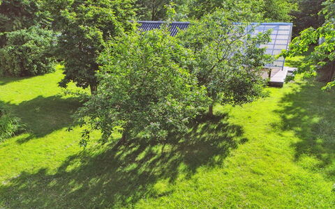 Lennart - 4Km from the Sea: Blau, Strauch, Hütte, Ground, Garten, Estate, Schatten, Landscaping, Bauernhaus, Eco Hotel