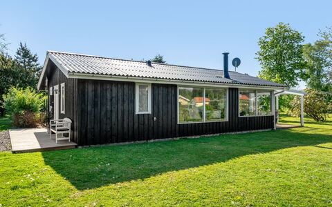 Marielouise - from the Sea: Möbel, Interior Design, Flooring, Fussboden, Decke, Zimmer, Stuhl, Tabelle, Wohnung, Küche & Esszimmer Tisch