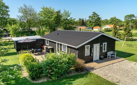 Marielouise - from the Sea: Möbel, Interior Design, Flooring, Fussboden, Decke, Zimmer, Stuhl, Tabelle, Wohnung, Küche & Esszimmer Tisch