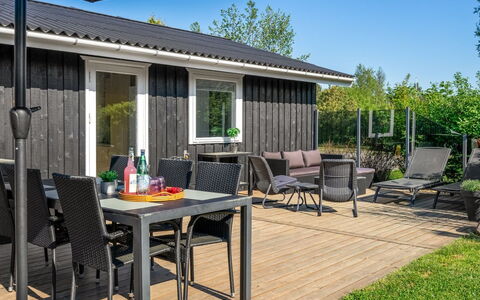Marielouise - from the Sea: Möbel, Interior Design, Flooring, Fussboden, Decke, Zimmer, Stuhl, Tabelle, Wohnung, Küche & Esszimmer Tisch
