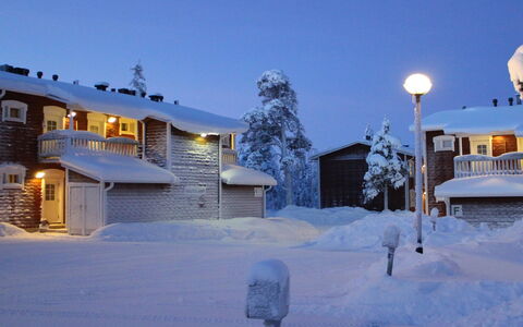 Rautulampi G15: Schnee, Winter, Haus, Zuhause, Wohngebiet, Dach, Hütte, Einfrieren, Menschliche Siedlung, Steigung