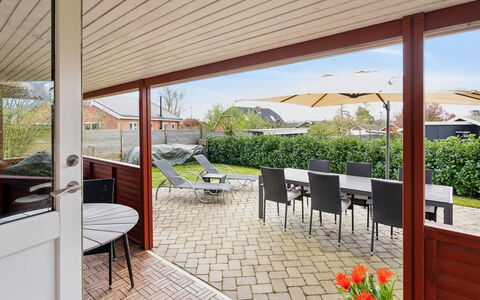 Safina - 100M from the Sea: Möbel, Interior Design, Flooring, Fussboden, Decke, Zimmer, Stuhl, Tabelle, Wohnung, Küche & Esszimmer Tisch