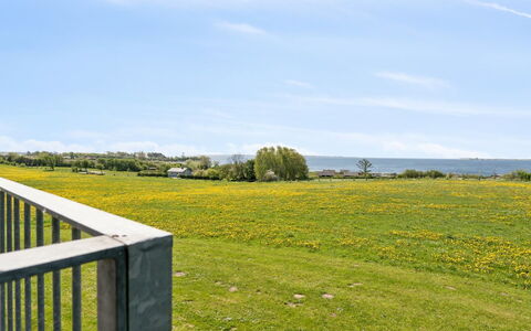 Halvor - 275M from the Sea: Dach, Haus, Zuhause, Hütte, Tür, Abstellgleis, Deck, Veranda, Planke, Hartholz