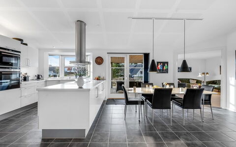 Elsi - 1.3Km from the Sea: Flooring, Interior Design, Decke, Fussboden, Küche, Möbel, Countertop, Light Fixture, Stuhl, Fliese