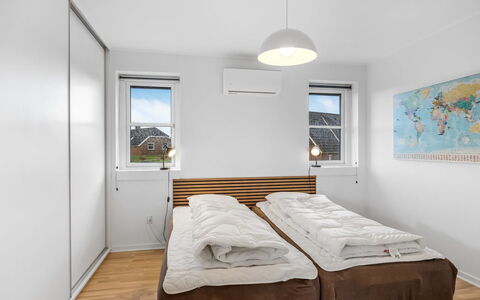 Elsi - 1.3Km from the Sea: Bett, Interior Design, Schlafzimmer, Fussboden, Flooring, Möbel, Wand, Bedding, Holz, Decke