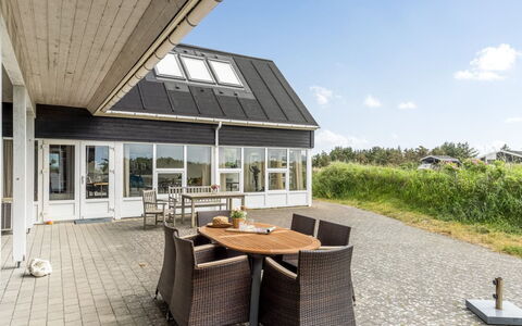 Ajvi - 900M from the Sea: Dachdecken, Hütte, Haus, Dach, Zuhause, Bauernhaus, Hütte, Estate, Dorf