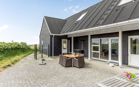 Ajvi - 900M from the Sea: Dachdecken, Hütte, Haus, Dach, Zuhause, Bauernhaus, Hütte, Estate, Dorf