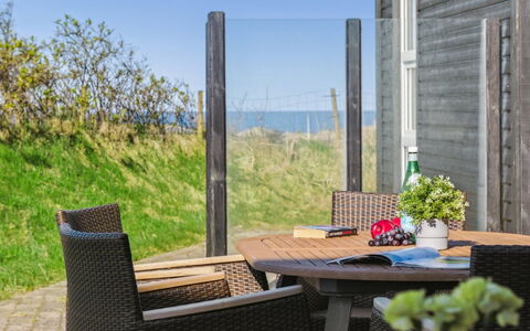 Ajvi - 900M from the Sea: Dachdecken, Hütte, Haus, Dach, Zuhause, Bauernhaus, Hütte, Estate, Dorf