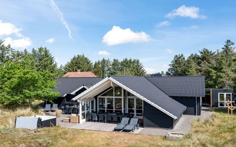 Jeldrik - 1.5Km from the Sea: Haus, Dach, Zuhause, Hütte, Schuppen, Gartenbauten, Abstellgleis, Garten, Blockhaus, Hütte