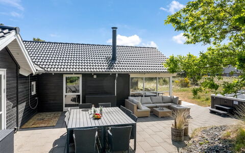 Jeldrik - 1.5Km from the Sea: Haus, Dach, Zuhause, Hütte, Schuppen, Gartenbauten, Abstellgleis, Garten, Blockhaus, Hütte