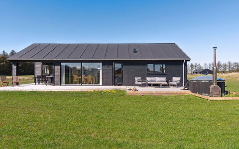 Cresta - 1.4Km from the Sea: Decke, Flooring, Interior Design, Fussboden, Verbundwerkstoff, Möbel, Resort, Hotel, Design, Daylighting