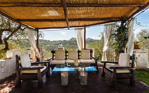 Villa Il Sole Di Sorrento: Möbel, Eigentum, Pflanze, Schatten, Interior Design, Beleuchtung, Die Architektur, Baum, Grundeigentum, Wohnzimmer