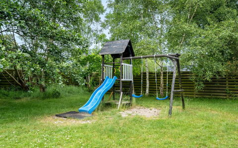 Rajka - 800M from the Sea: Holz, Dach, Die Architektur, Zuhause, Haus, Hütte, Abstellgleis, Hartholz, Steigung, Estate
