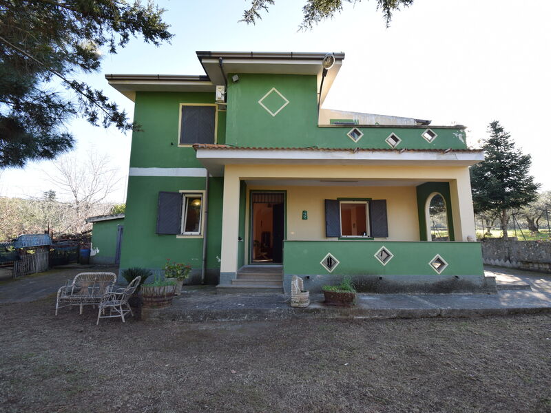 Villa Rinaldo In Cosenza With Private Garden