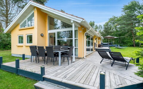 Tovi - 600M from the Sea: Möbel, Interior Design, Stuhl, Flooring, Tabelle, Resort, Fussboden, Decke, Zimmer, Eco Hotel