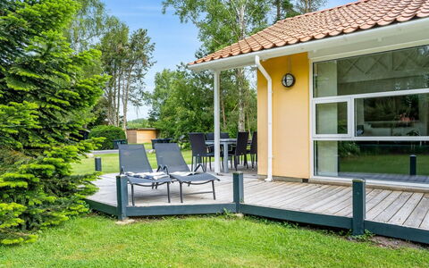 Tovi - 600M from the Sea: Möbel, Interior Design, Stuhl, Flooring, Tabelle, Resort, Fussboden, Decke, Zimmer, Eco Hotel