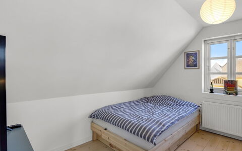 Birtir - 200M from the Sea: Flooring, Fussboden, Holz, Schlafzimmer, Bett, Möbel, Interior Design, Decke, Zuhause, Holzboden