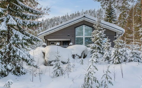 Käränkkä: Bett, Möbel, Schlafzimmer, Interior Design, Bedding, Bettdecke, Flooring, Holz, Fussboden, Zimmer