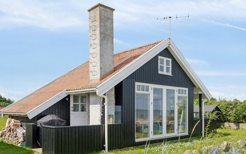 Ofrath - 5M from the Sea: Interior Design, Decke, Wohnung, Flooring, Möbel, Fussboden, Zimmer, Beleuchtung, Zuhause, Couch