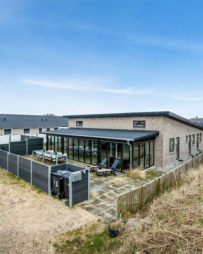 Clarabelle - 1.2Km from the Sea