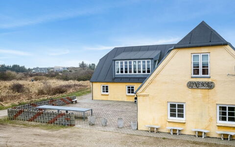 Nafne - 1.2Km from the Sea: Dach, Haus, Zuhause, Hütte, Tür, Abstellgleis, Deck, Veranda, Planke, Hartholz