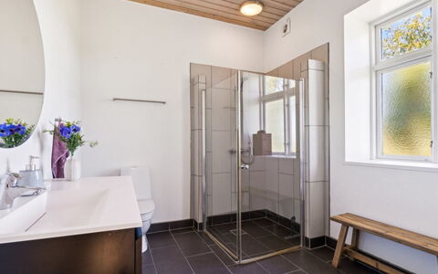 Antonina - 1.5Km from the Sea: Flooring, Interior Design, Fussboden, Armatur, Holz, Decke, Badezimmer, Beleuchtung, Installation, Tür