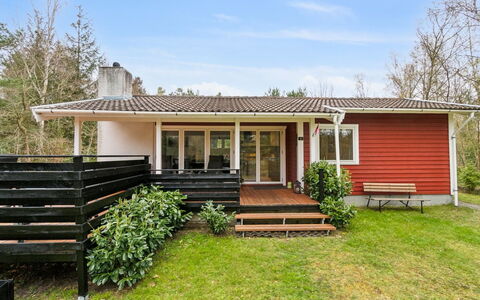 Betti - 700M from the Sea: Holz, Dach, Die Architektur, Zuhause, Haus, Hütte, Abstellgleis, Hartholz, Steigung, Estate