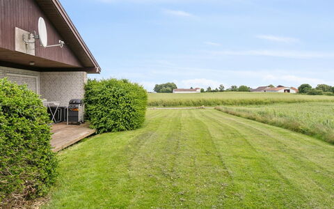 Sebine - 800M from the Sea: Dach, Haus, Zuhause, Hütte, Tür, Abstellgleis, Deck, Veranda, Planke, Hartholz