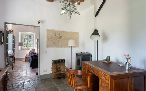 Casa Mirandola: Tabelle, Möbel, Eigentum, Bilderrahmen, Holz, Beleuchtung, Interior Design, Zimmerpflanze, Fussboden