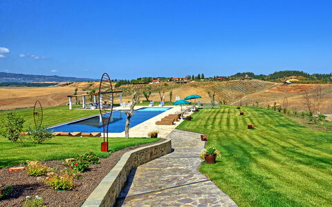 Villa Campana: Himmel, Pflanze, Natürliche Landschaft, Grundstueck, Wiese, Freizeit, Gras, Landschaft, Steigung, Baum