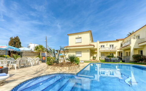 Empuriabrava 169: Freizeit, Schwimmbad, Urlaub, Resort, Landscaping, Ferienort, Hotel, Villa