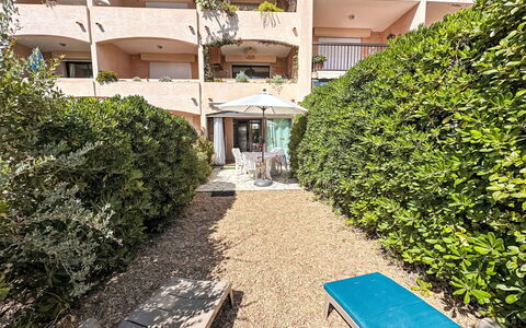Le Plein Soleil: Strauch, Garten, Schatten, Landscaping, Hecke, Balkon, Hazienda