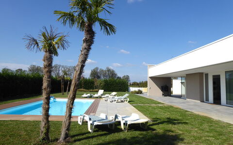 Stima Home, Padova, Pool, Ac: Schatten, Landscaping, Estate, Rasen, Garten, Schwimmbad, Garten, Villa